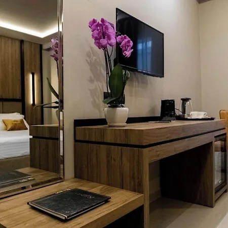 Kraal 4* Vlorë