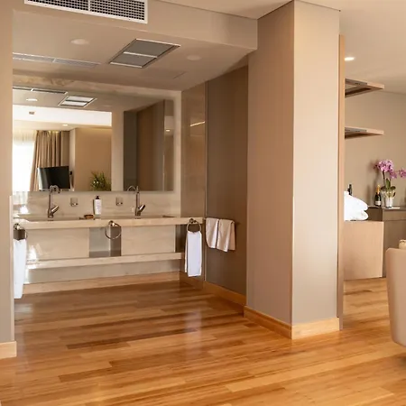 Kraal Hotel Vlorë